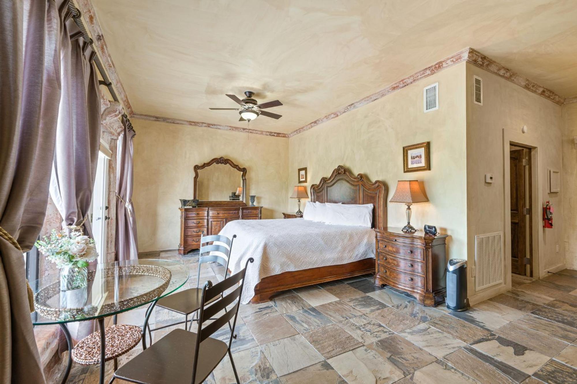 Riverside Hotel Blanco