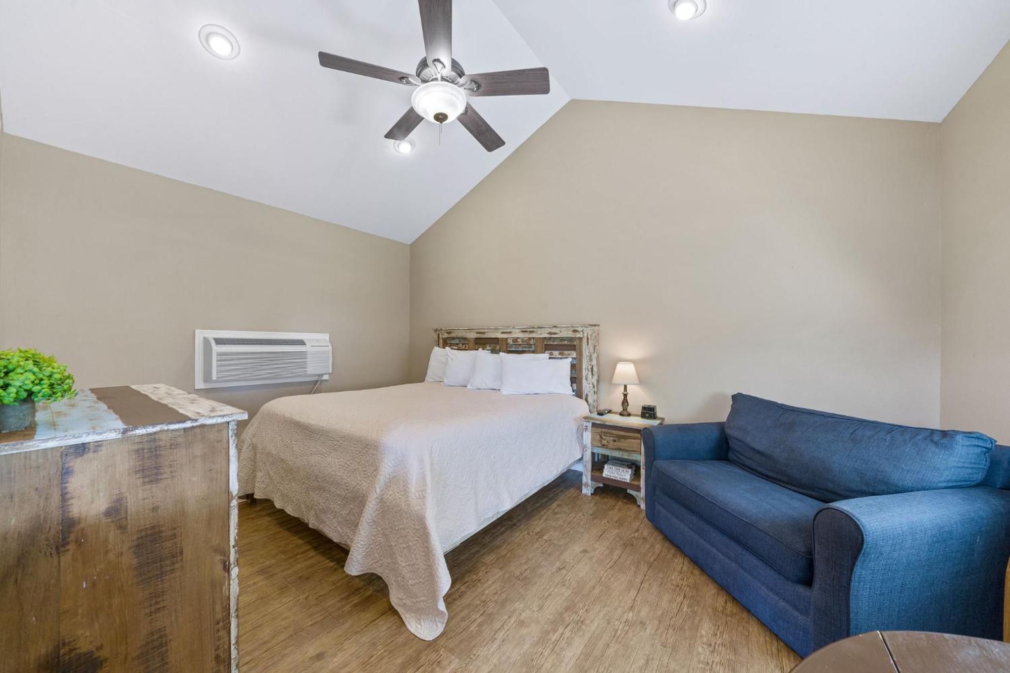 Hotel Riverside 3*